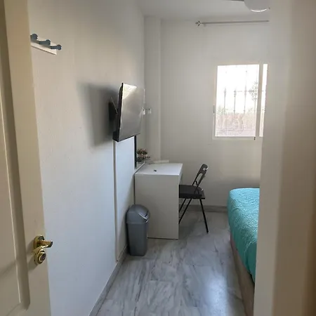 Privada En Compartidos Δωμάτια σε οικογενειακή κατοικία